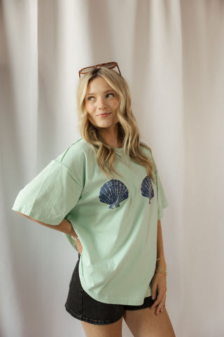 Seashell Graphic Tee, Mint - The Red Thread Boutique