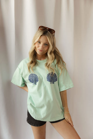 Seashell Graphic Tee, Mint - The Red Thread Boutique