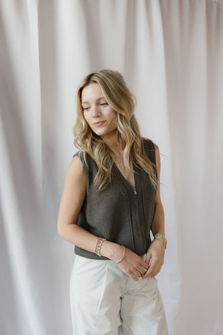 Rue 2-Way Zip Vest, Charcoal - The Red Thread Boutique