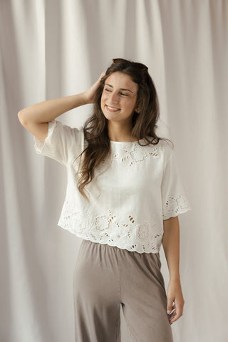 Z Supply Daya Embroidered Top, White - The Red Thread Boutique