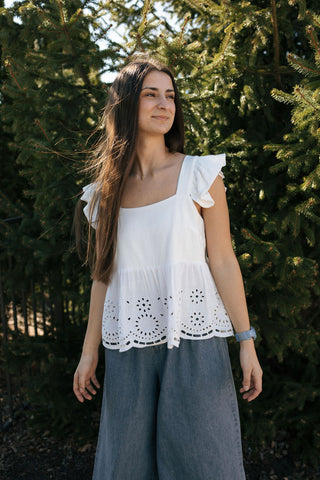 Eyelet Bottom Top