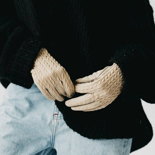 Quilted Smart Touch Gloves: Ivory - The Red Thread Boutique