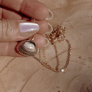 Shell necklace - The Red Thread Boutique