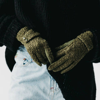 Teddy Sherpa Gloves: Black - The Red Thread Boutique